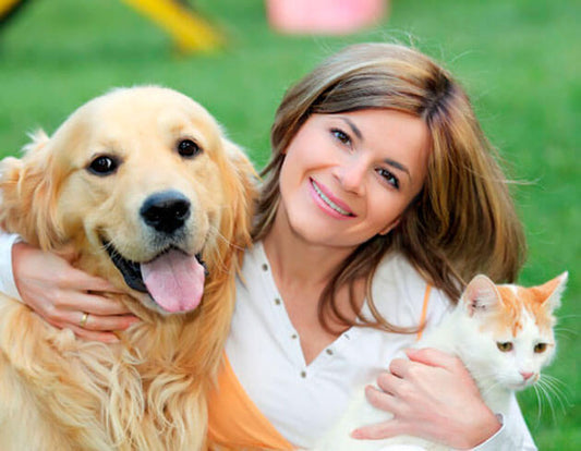 IL DIVERSO RAPPORTO DELL’UOMO CON IL CANE E IL GATTO